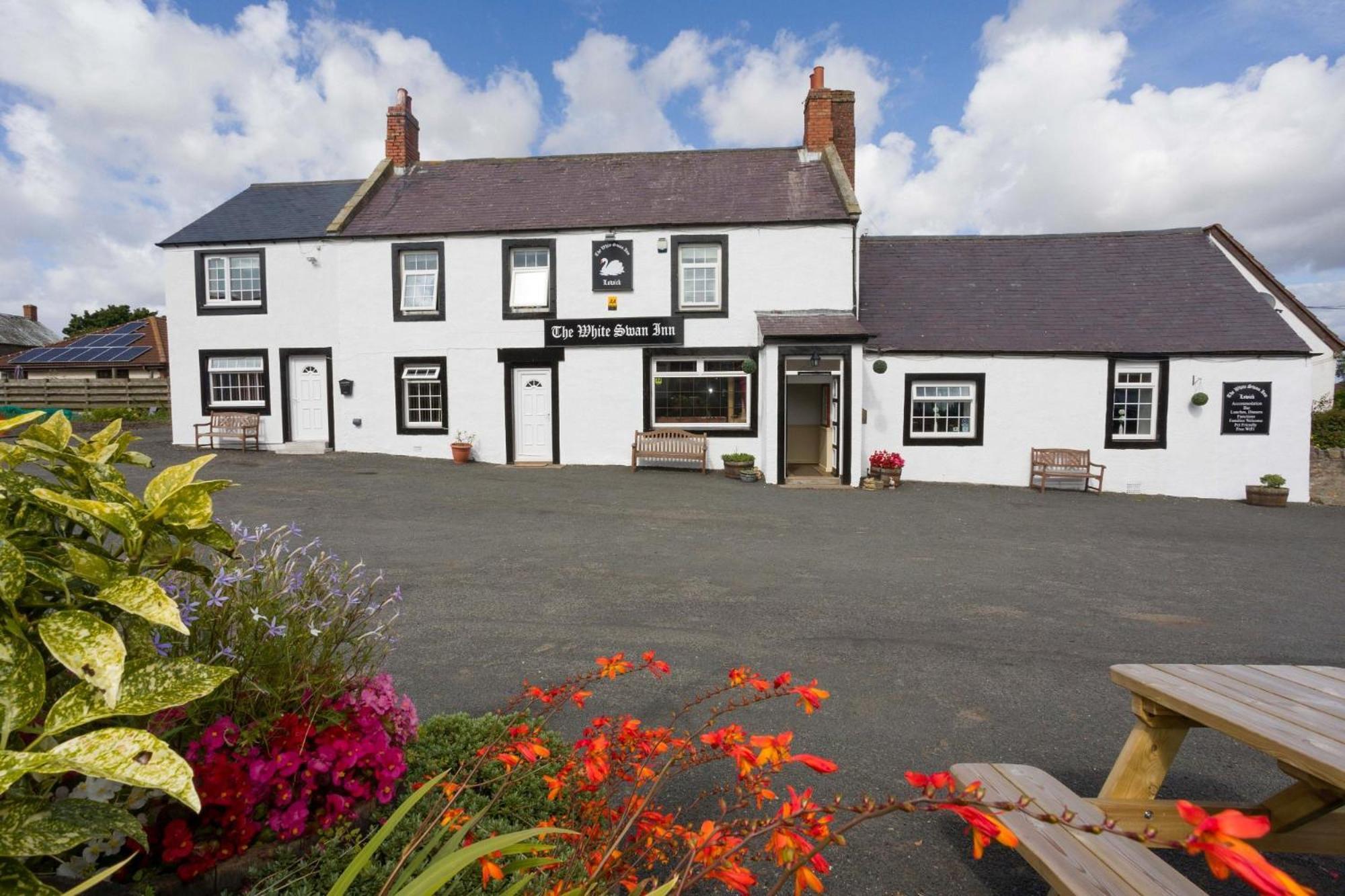 The White Swan Inn Lowick  Esterno foto